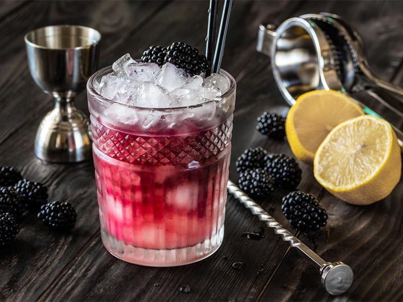 Bramble cocktail
