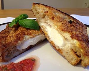 Fried mozzarella sandwich | Kitchen Geekery