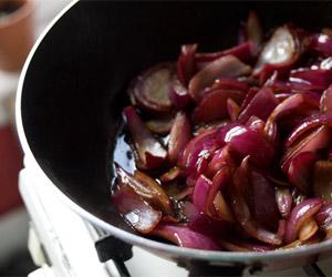 Red onion chutney | Kitchen Geekery