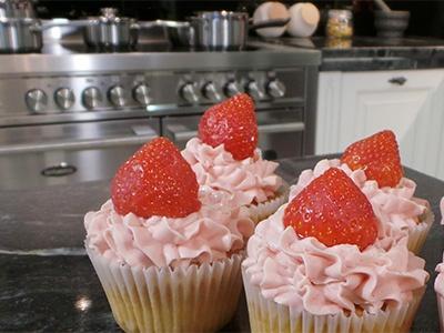 Strawberry Cupcakes | Kitchen Geekery